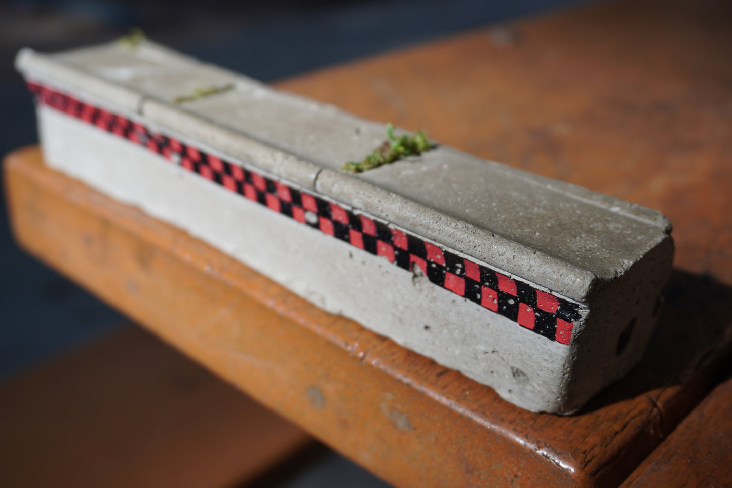 Red&Black Ledge