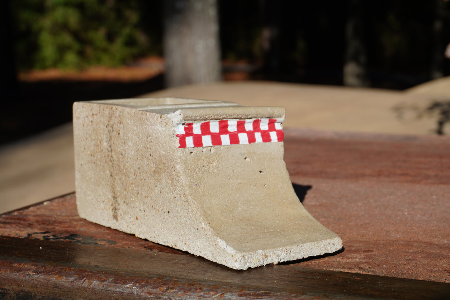 Red&White Quarterpipe Jar