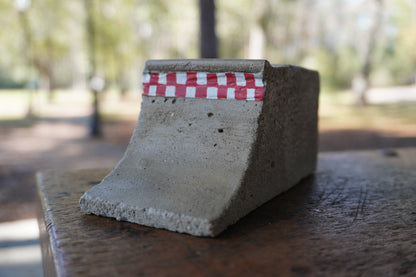 Red&White Quarterpipe Jar